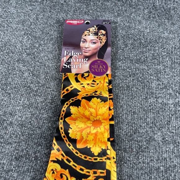 Red by Kiss: Super Sleek Edge Laying Scarf - Picture 2 of 7